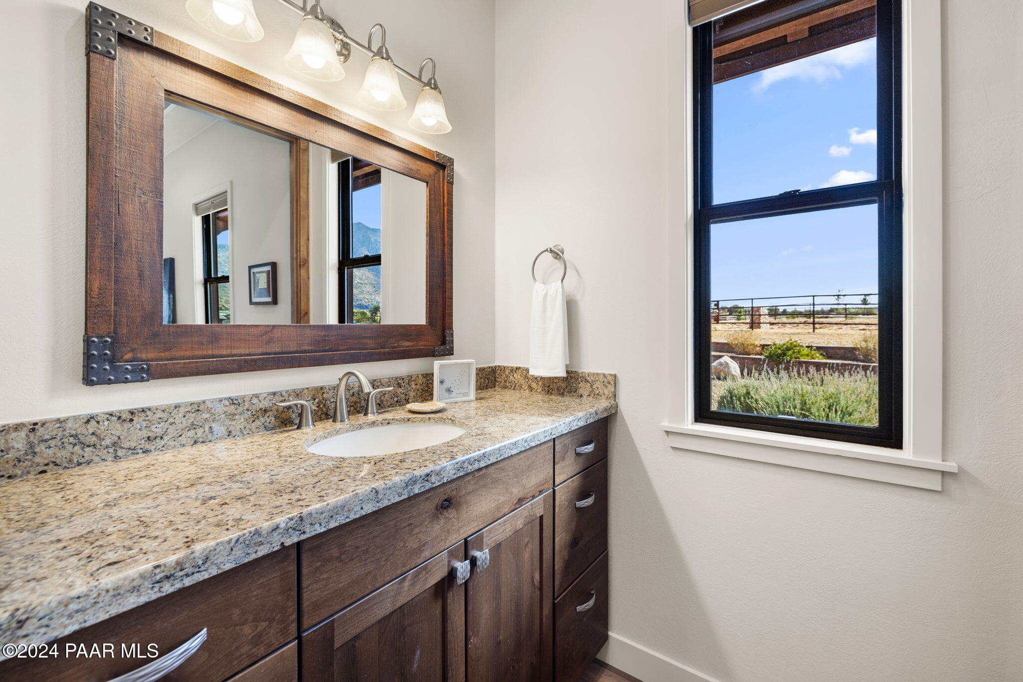 8800 North Callahan Road Prescott, AZ 86305 - Photo 35 of 56 35-Bathroom 3_1