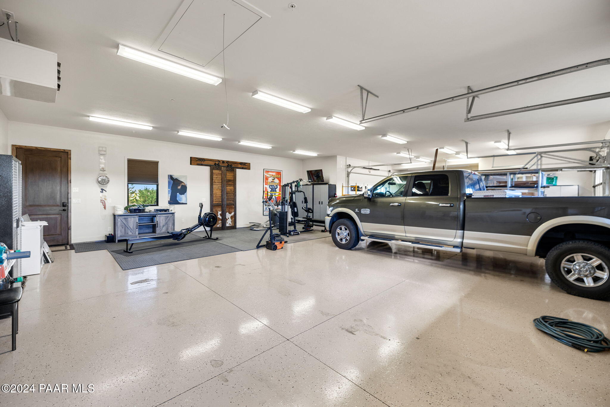8800 North Callahan Road Prescott, AZ 86305 - Photo 39 of 56 39-Garage_1