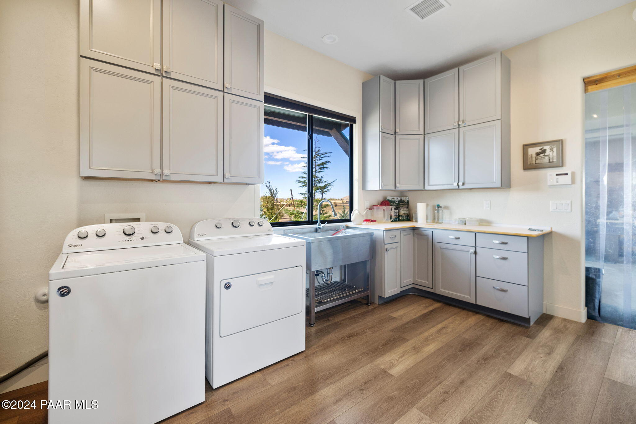 8800 North Callahan Road Prescott, AZ 86305 - Photo 40 of 56 40-Laundry 2
