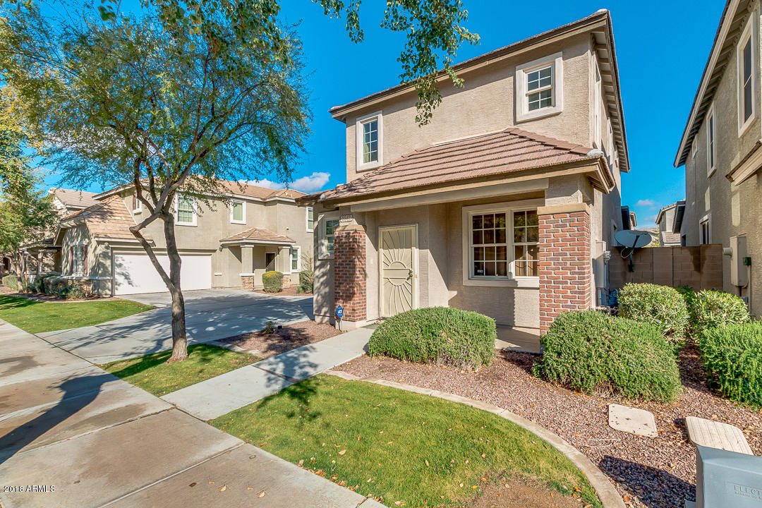 2342 East Pecan Road Phoenix, AZ 85040 - Photo 3 of 55 03-Pecan