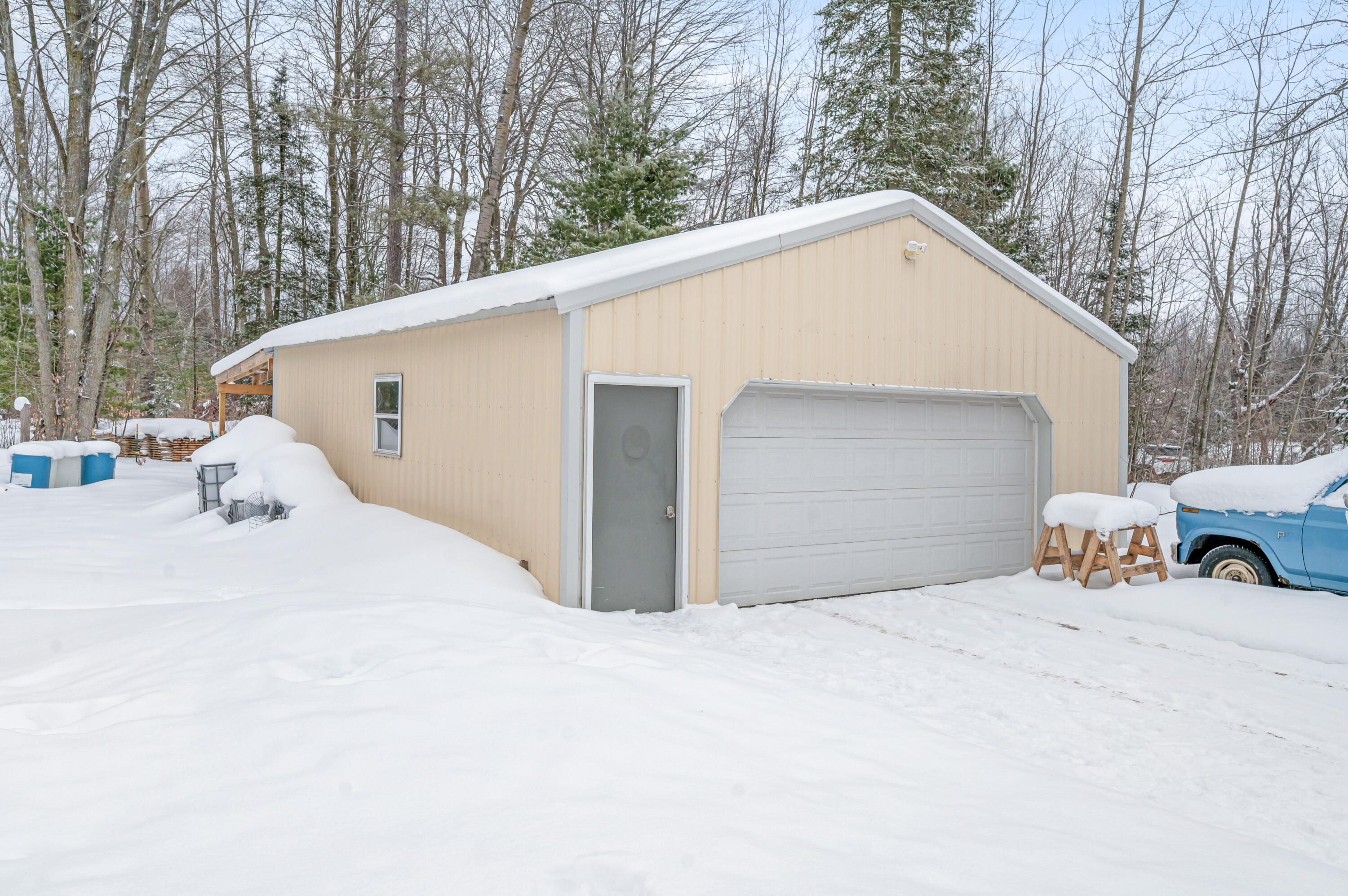 561 North 8 Mile Road Lake City, MI 49651 - Photo 6 of 75 561-N8MileRd-LakeCity-11