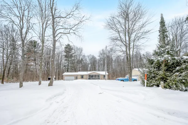 $345,000 | 561 North 8 Mile Road, Lake City, MI 49651