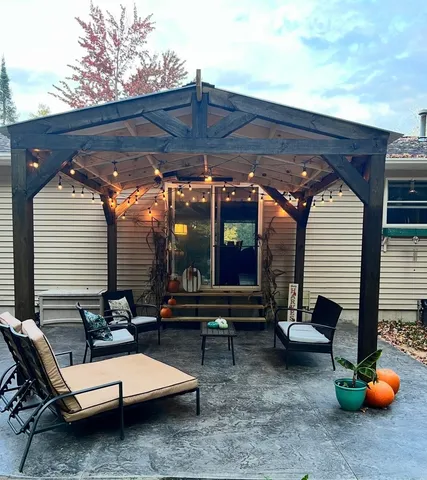 $345,000 | 561 North 8 Mile Road, Lake City, MI 49651