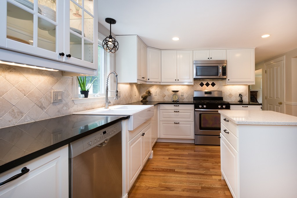 221 Beaver Dam Road Scituate, MA 02066 - Photo 3 of 25 Gallery Image 3