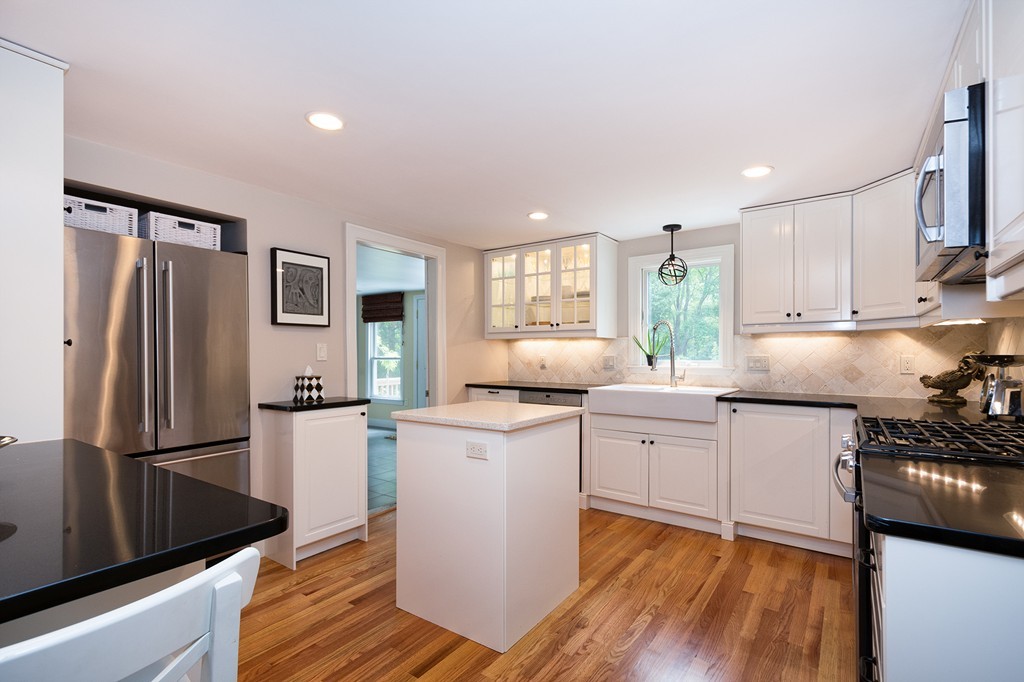 221 Beaver Dam Road Scituate, MA 02066 - Photo 4 of 25 Gallery Image 4