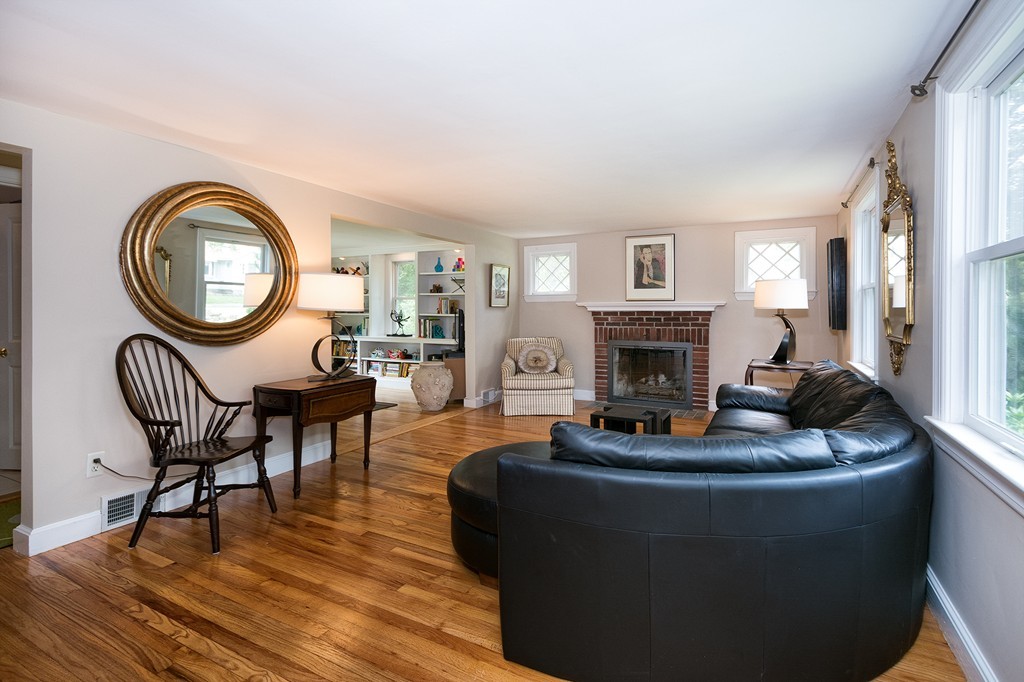 221 Beaver Dam Road Scituate, MA 02066 - Photo 8 of 25 Gallery Image 8