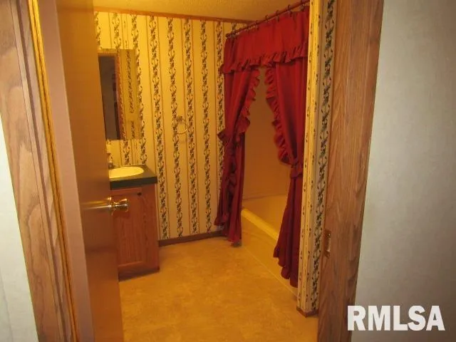 $75,000 | 731 Bohn Street, Rosiclare, IL 62982