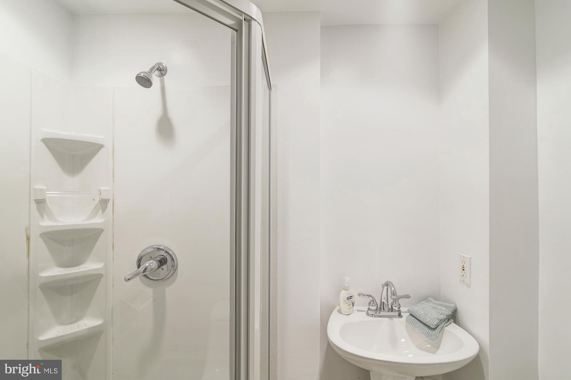 1121 Tiffany Road Silver Spring, MD 20904 - Photo 26 of 28 Bath