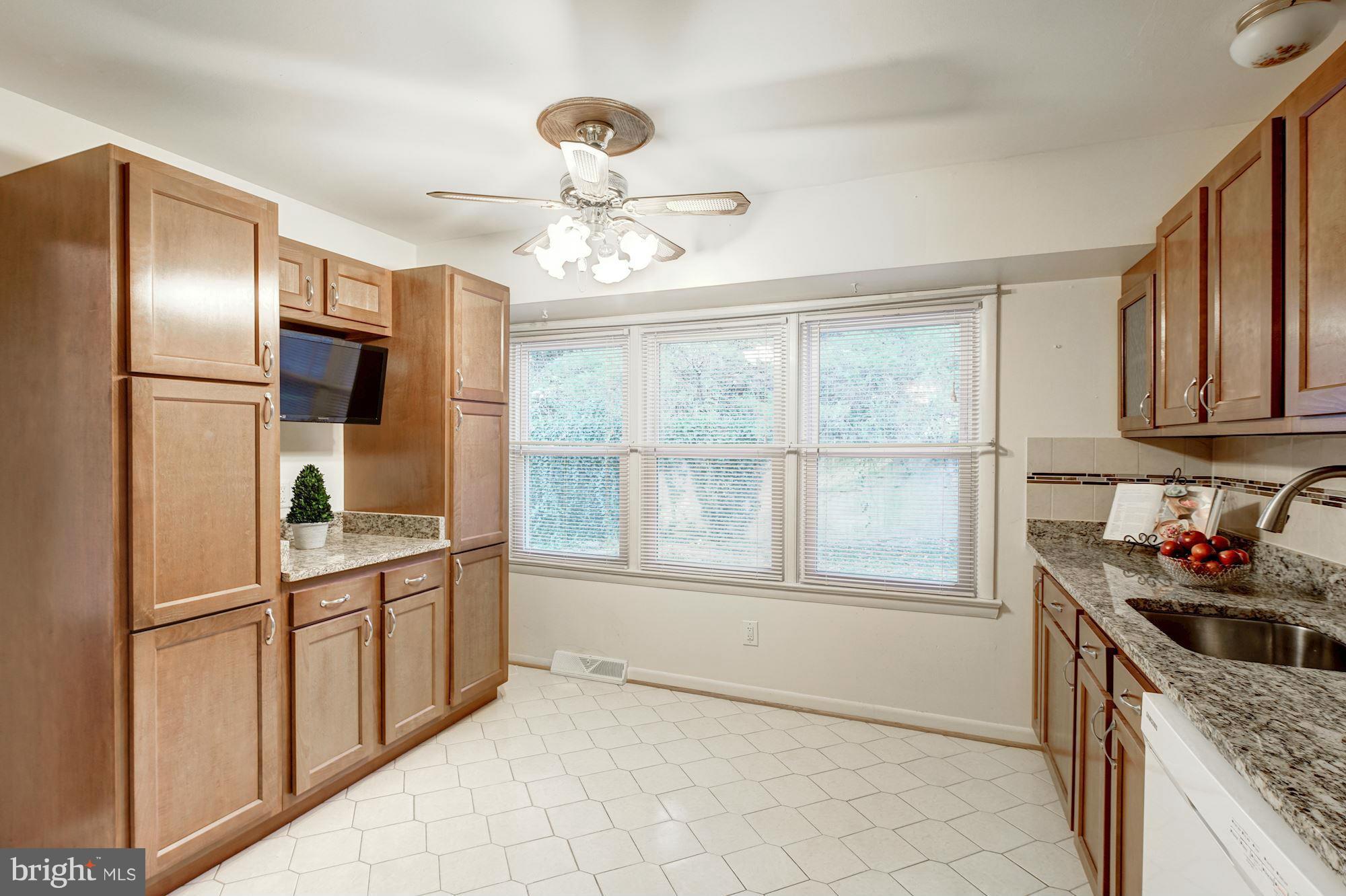 1121 Tiffany Road Silver Spring, MD 20904 - Photo 8 of 28 Kitchen