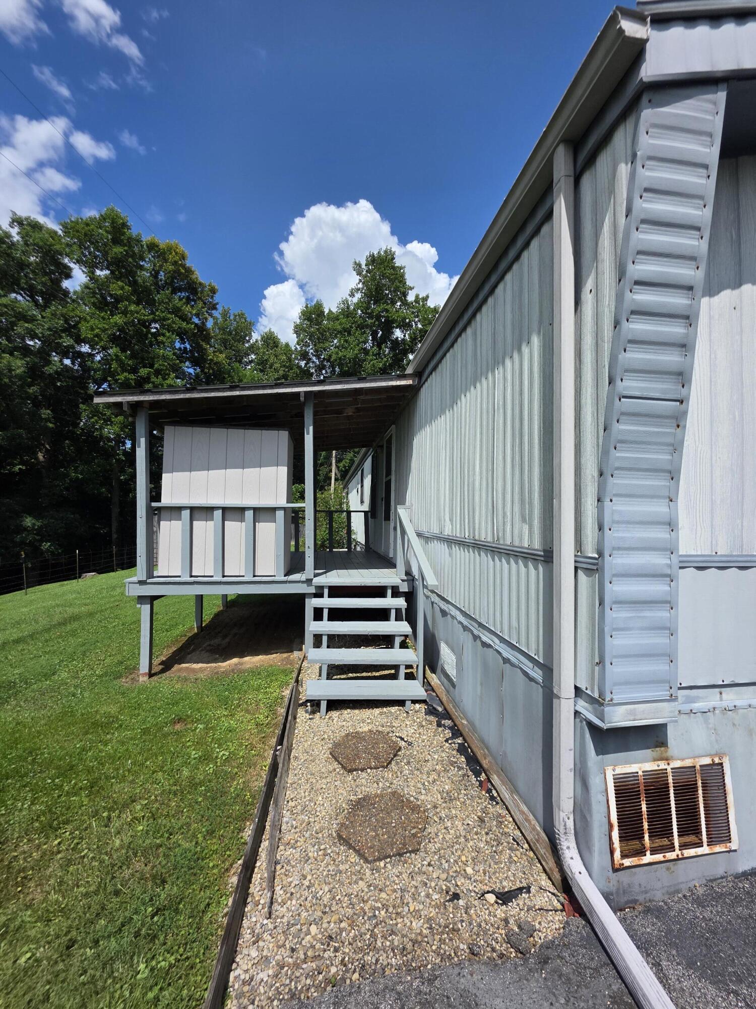 91 Blakley Subdivision Road London, KY 40741 - Photo 2 of 37 20260708_153730