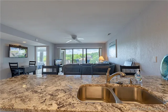 $220,000 | 812 Indian Pointe, Unit 812, Osage Beach, MO 65065