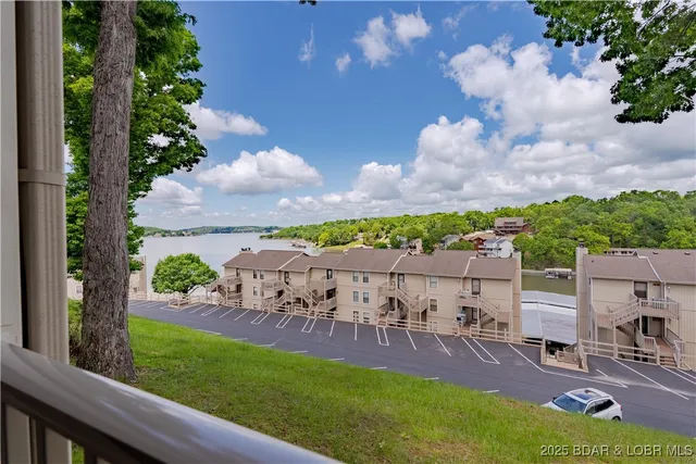 $220,000 | 812 Indian Pointe, Unit 812, Osage Beach, MO 65065