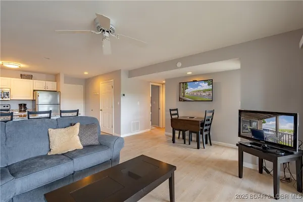 $210,000 | 812 Indian Pointe, Unit 812, Osage Beach, MO 65065