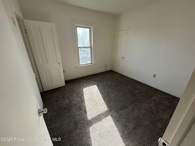 $1,400 | 729 West Locust Street, Unit 2, Scranton, PA 18504