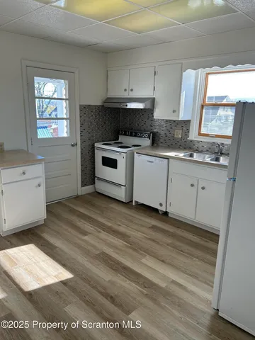 $1,400 | 729 West Locust Street, Unit 2, Scranton, PA 18504