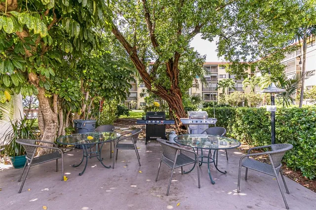 $245,900 | 2601 Northeast 14th Street Causeway, Unit 445, Pompano Beach, FL 33062