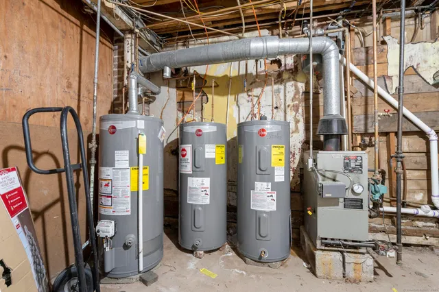 a view of a car with an outdoor space