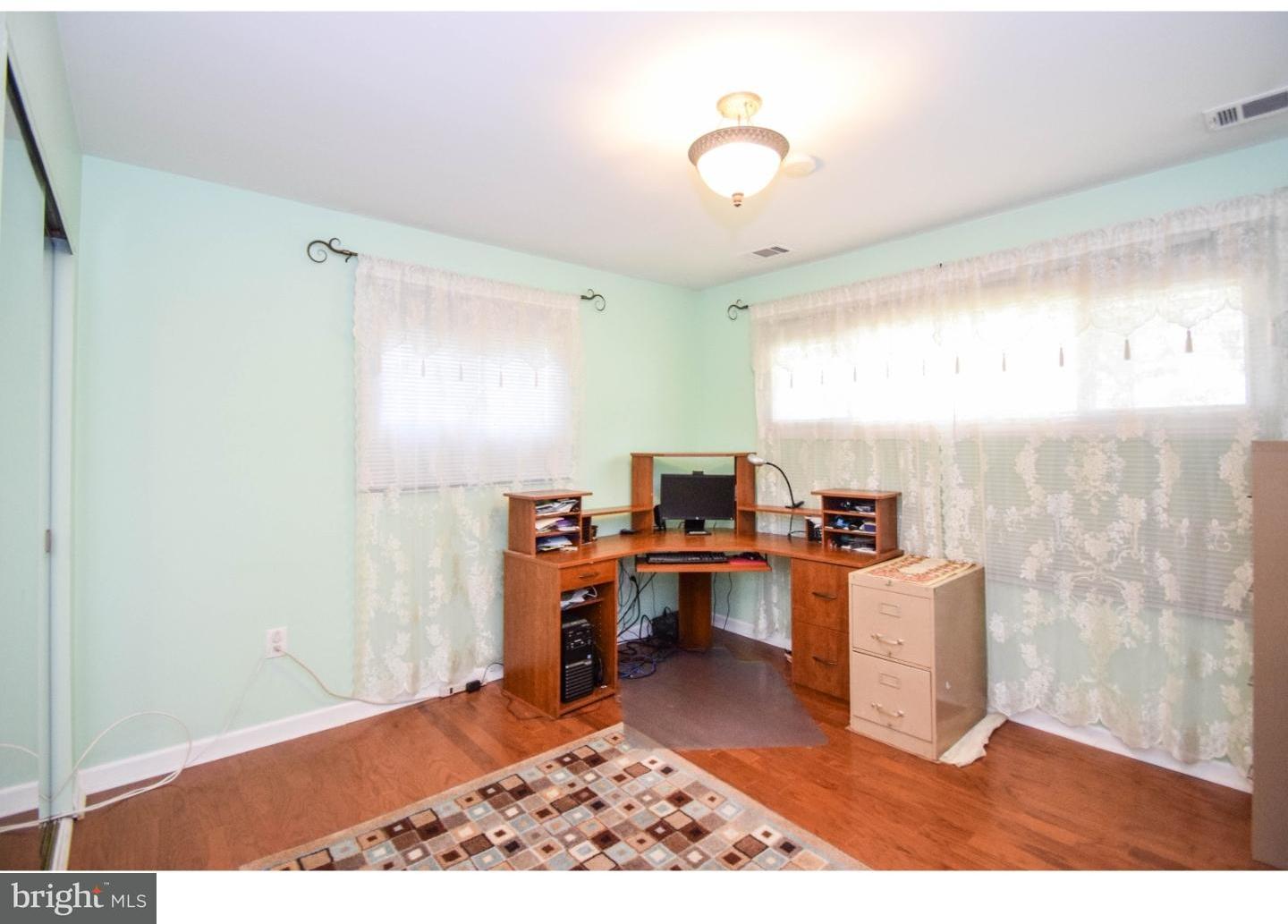 34 Mayflower Road Levittown, PA 19056 - Photo 11 of 20 Gallery Image 11