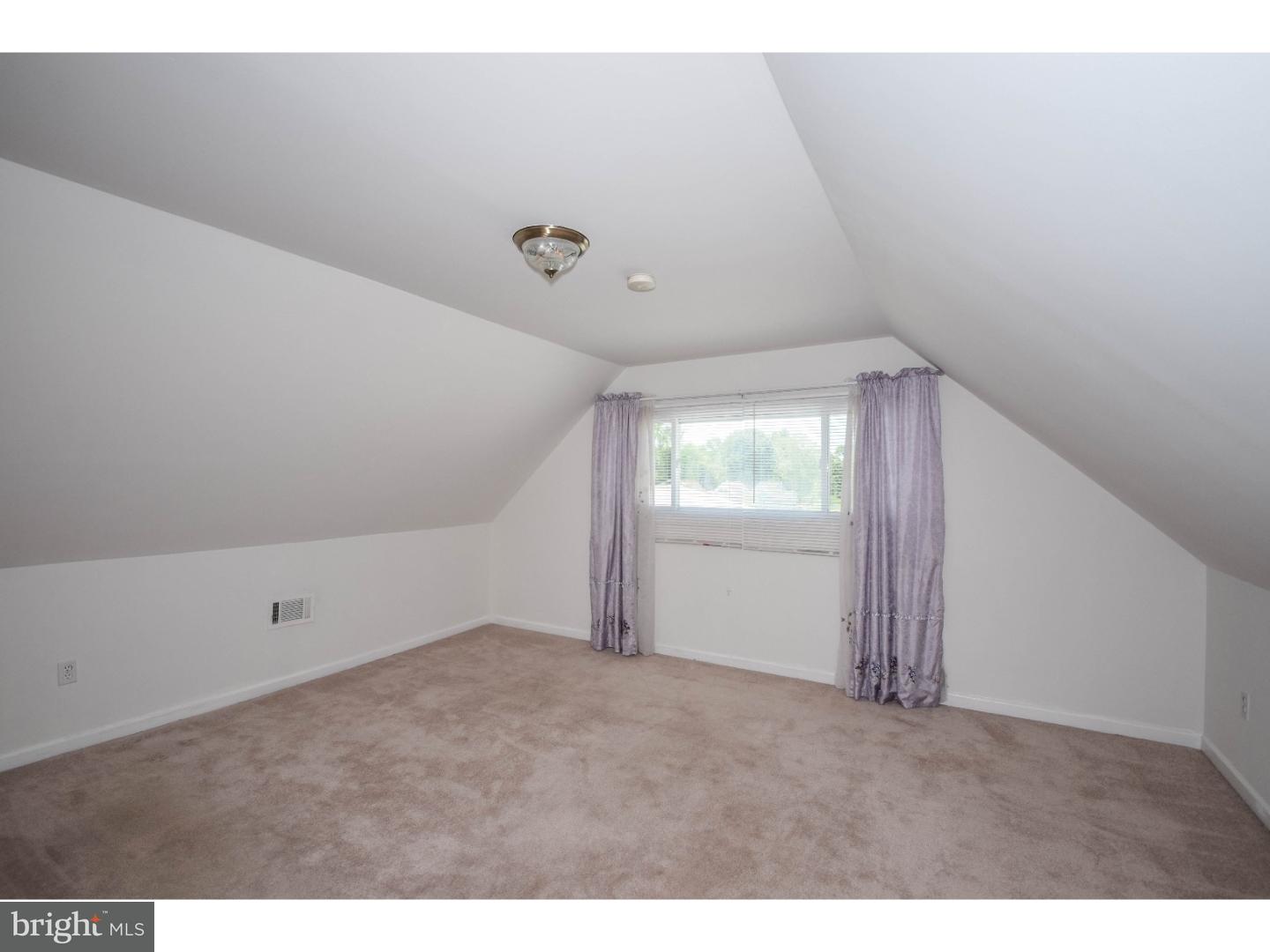 34 Mayflower Road Levittown, PA 19056 - Photo 14 of 20 Gallery Image 14