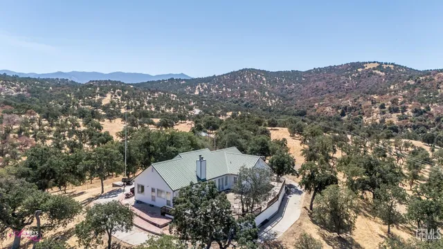 $950,000 | Undisclosed Address, Woody, CA 93287