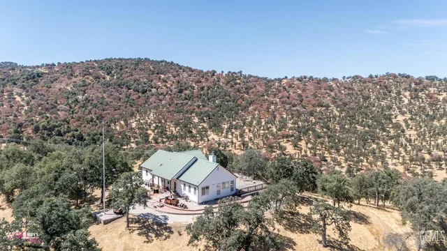 a view of a outdoor space