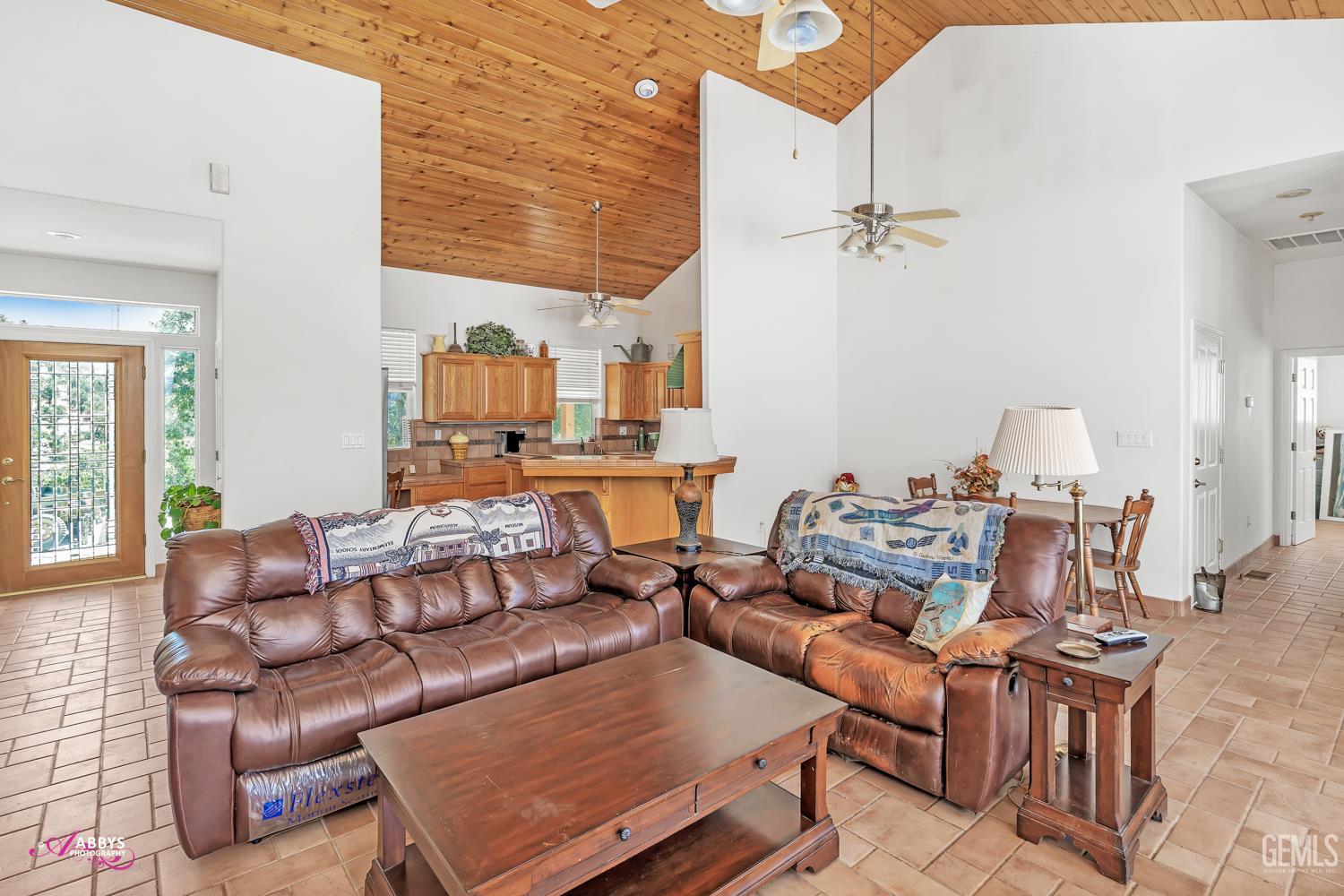 Undisclosed Address Woody, CA 93287 - Photo 7 of 30 a living room with furniture