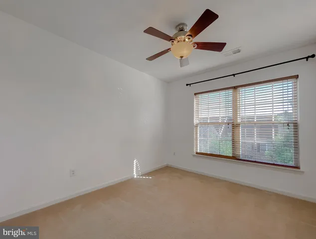 $2,450 | 43625 Marguerite Street, California, MD 20619