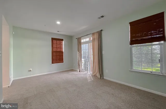 $2,450 | 43625 Marguerite Street, California, MD 20619