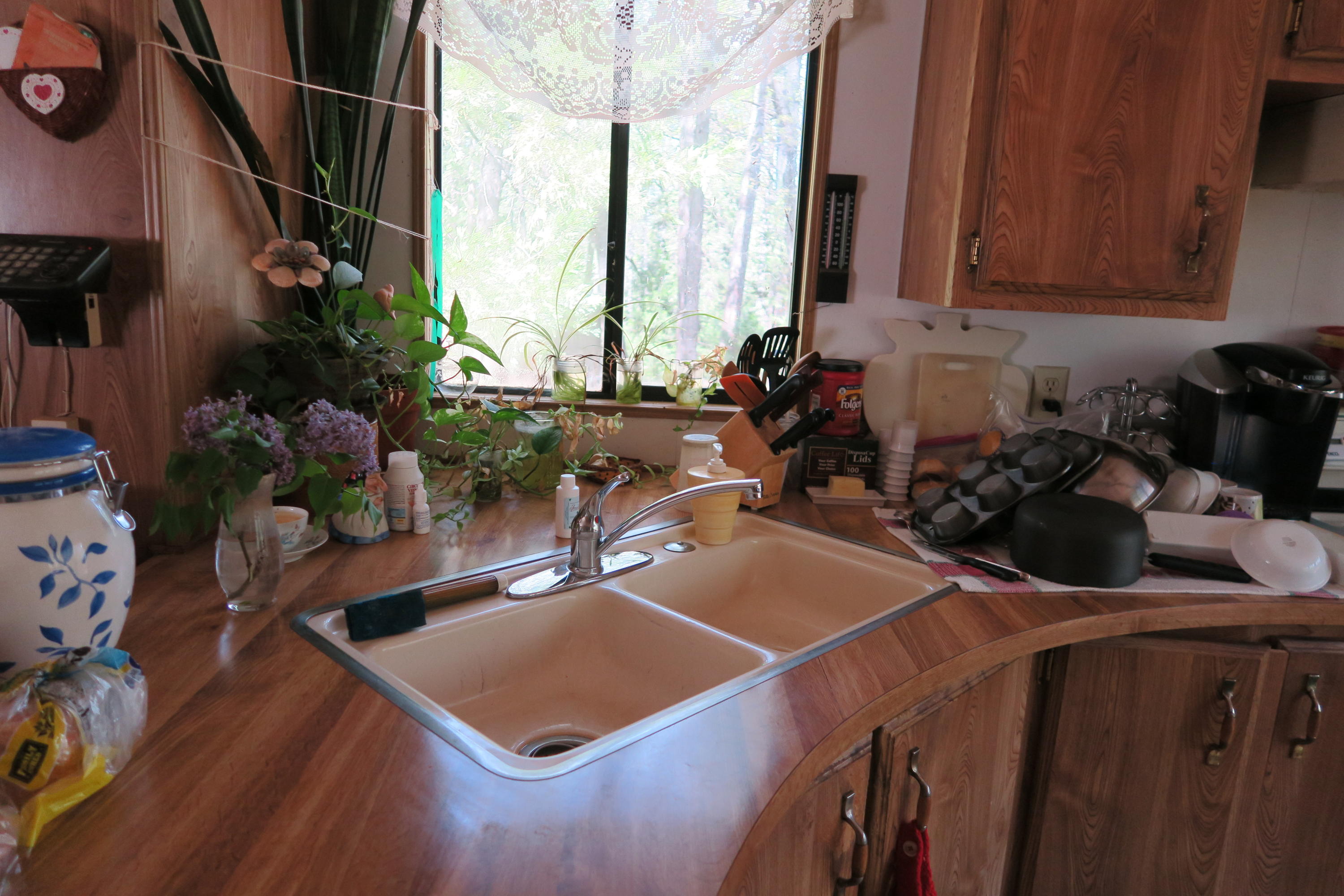 10814 Blue Mountain Ranch Road Whitmore, CA 96096 - Photo 8 of 11 a room with musical instruments