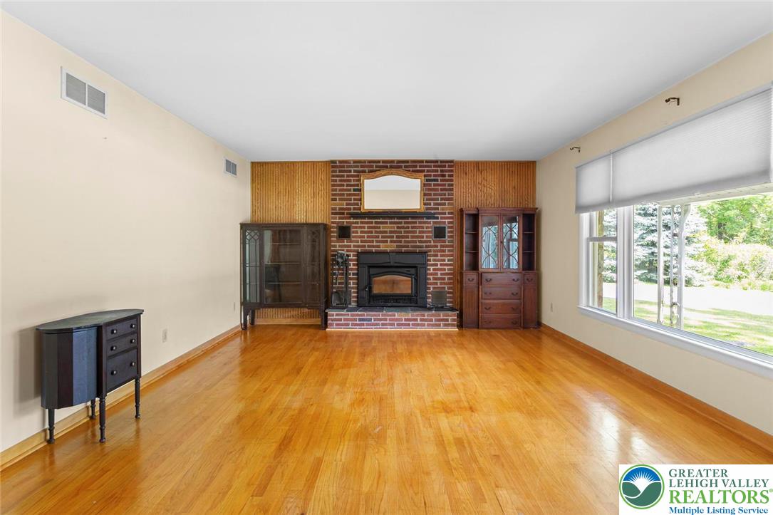 3449 Park Road Bethlehem, PA 18020 - Photo 3 of 31 Gallery Image 3