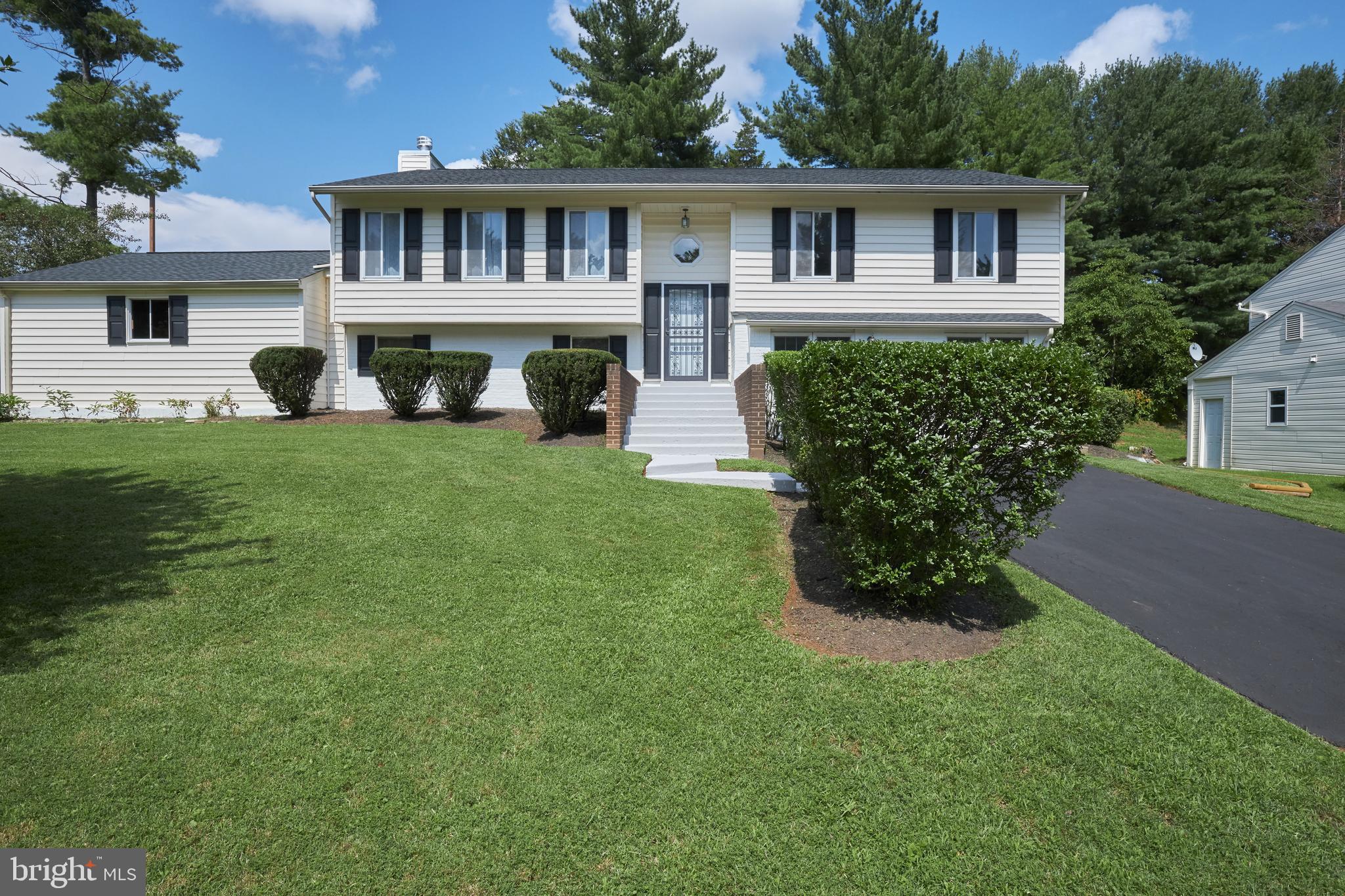 12033 Cheyenne Road Gaithersburg, MD 20878 - Photo 2 of 60 Gallery Image 2