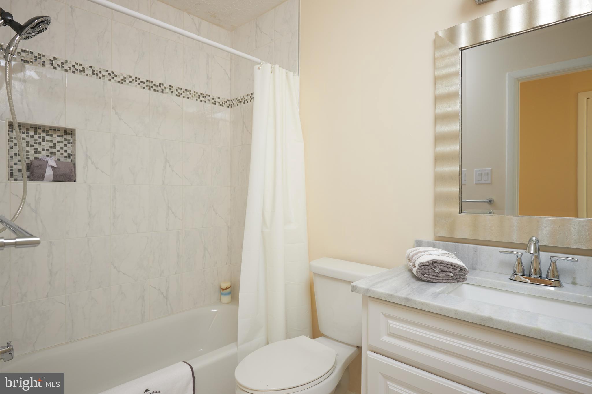 12033 Cheyenne Road Gaithersburg, MD 20878 - Photo 25 of 60 Bathroom