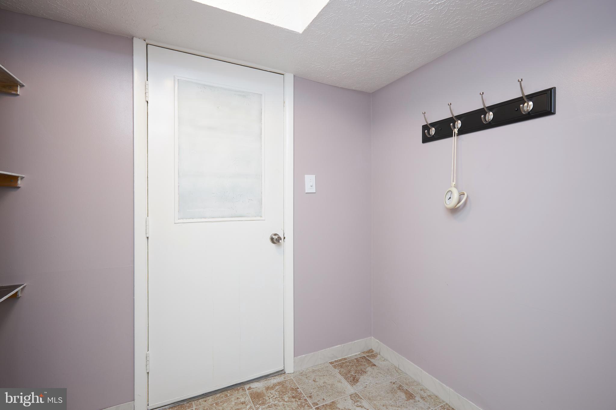 12033 Cheyenne Road Gaithersburg, MD 20878 - Photo 40 of 60 Mud Room