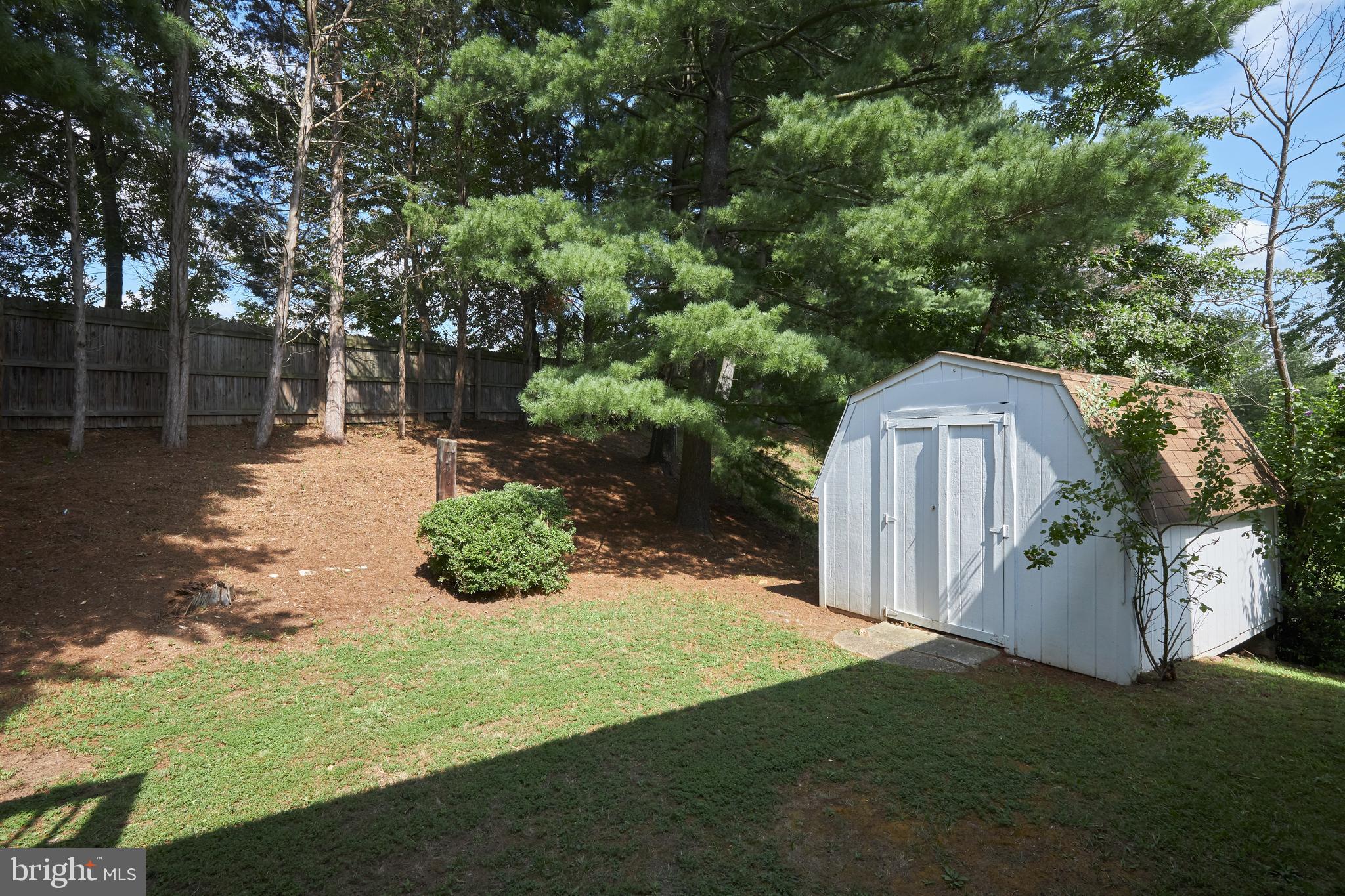 12033 Cheyenne Road Gaithersburg, MD 20878 - Photo 48 of 60 Yard
