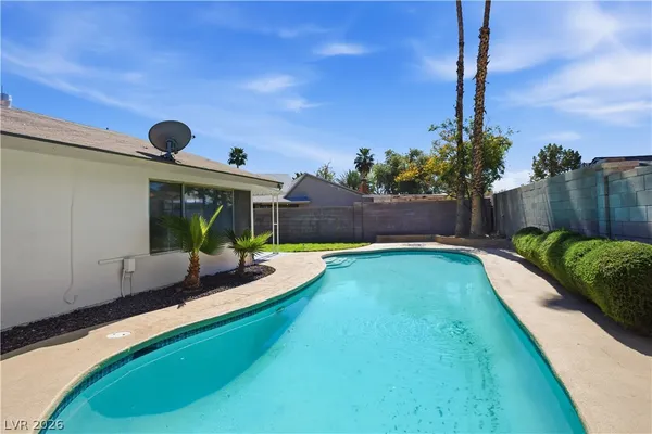 $2,395 | 5221 Percheron Street, Las Vegas, NV 89119