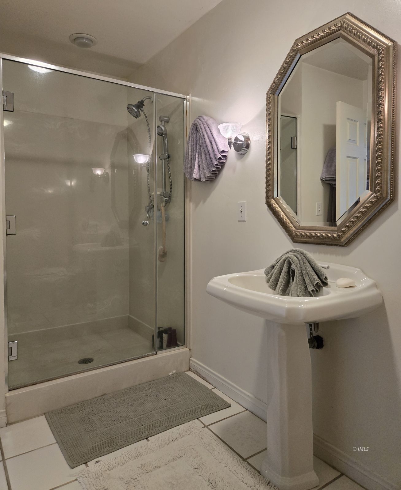 1443 Shelly Creek Road Bishop, CA 93514 - Photo 14 of 19 Bathroom