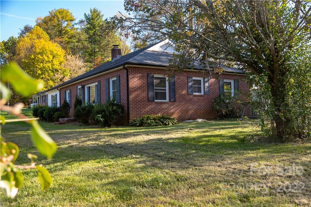 2787 Pax Hill Road Morganton, NC 28655 - Photo 4 of 32 Gallery Image 4