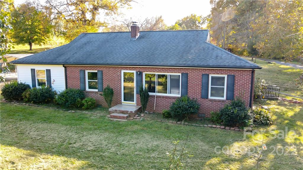 2787 Pax Hill Road Morganton, NC 28655 - Photo 5 of 32 Gallery Image 5