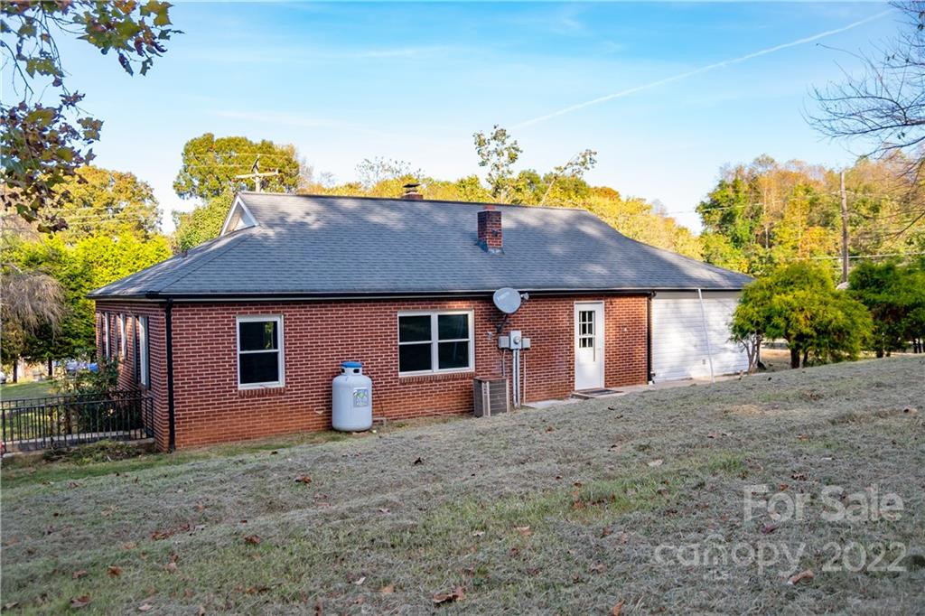 2787 Pax Hill Road Morganton, NC 28655 - Photo 7 of 32 Gallery Image 7