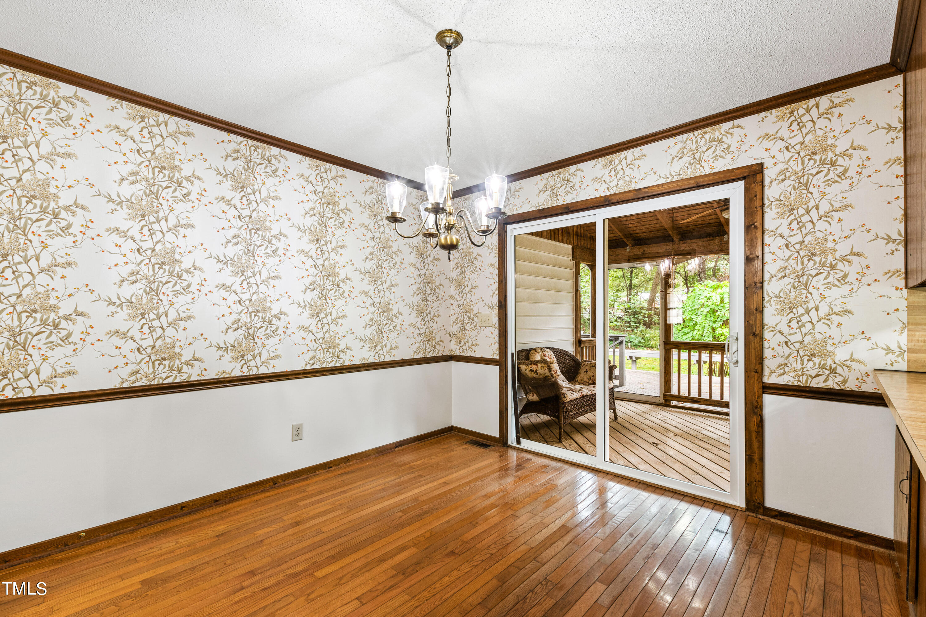 224 Singleton Street Raleigh, NC 27606 - Photo 11 of 49 DiningA