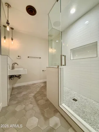 $2,550 | 21 East 6th Street, Unit 407, Tempe, AZ 85281