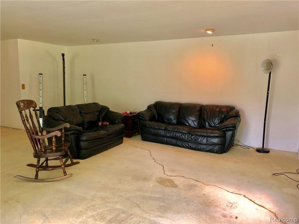 9291 Henry Road Pinckney, MI 48169 - Photo 17 of 24 A27D7E74-24D9-4DA9-B852-F2774635BB26.jpeg
