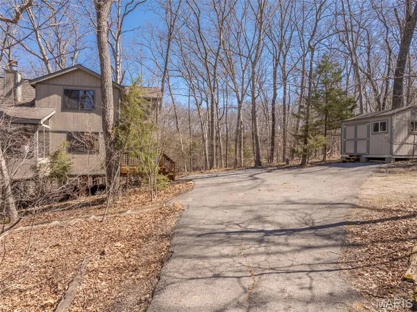 $489,900 | 2442 Linden Point Drive, Innsbrook, MO 63390