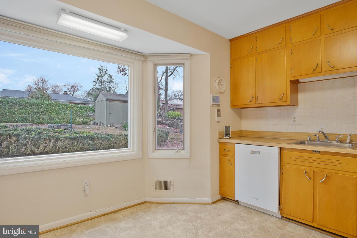 11214 Emack Road Beltsville, MD 20705 - Photo 15 of 42 Gallery Image 15
