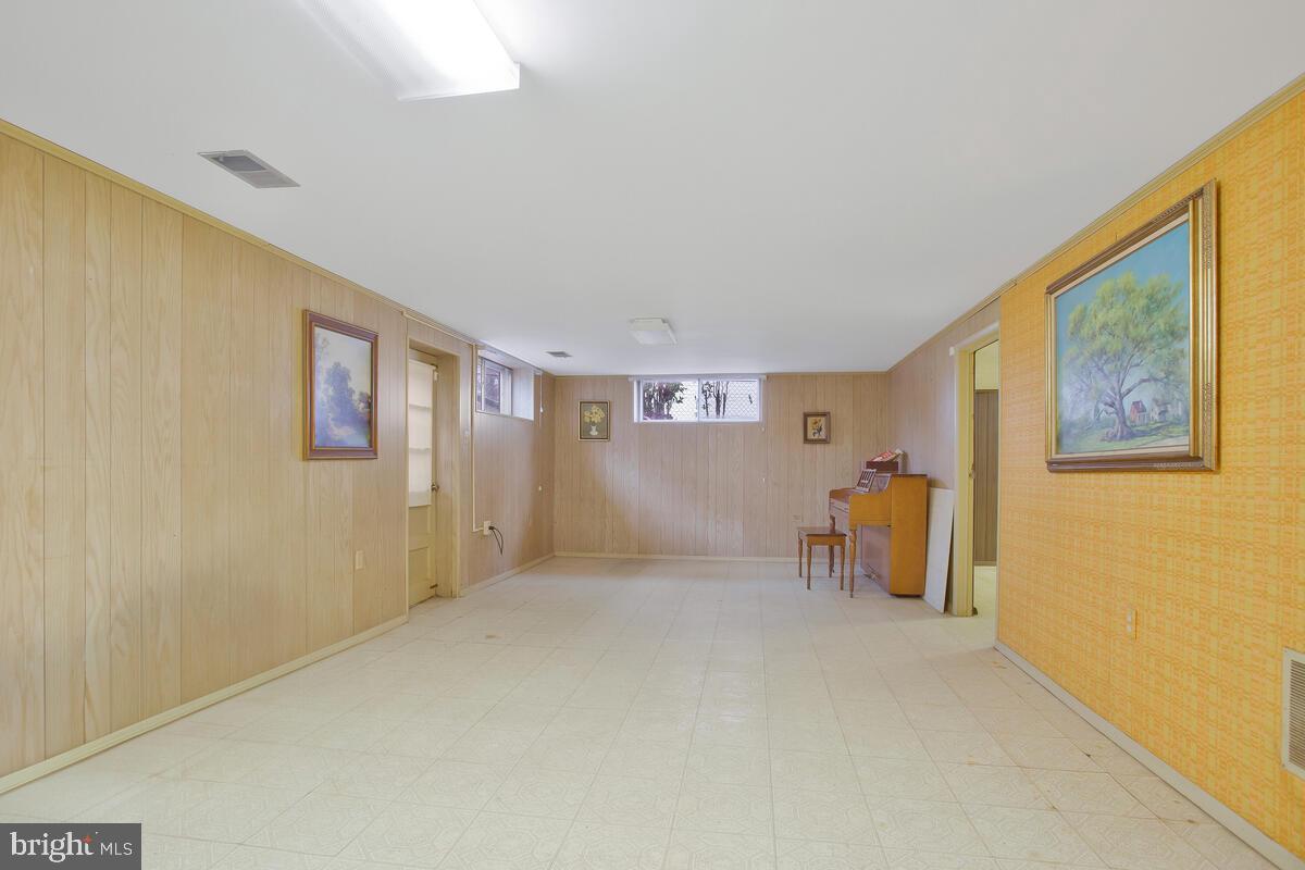11214 Emack Road Beltsville, MD 20705 - Photo 27 of 42 Gallery Image 27