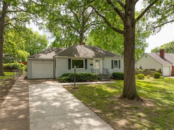 $178,000 | 1407 West 27th Terrace South, Independence, MO 64052