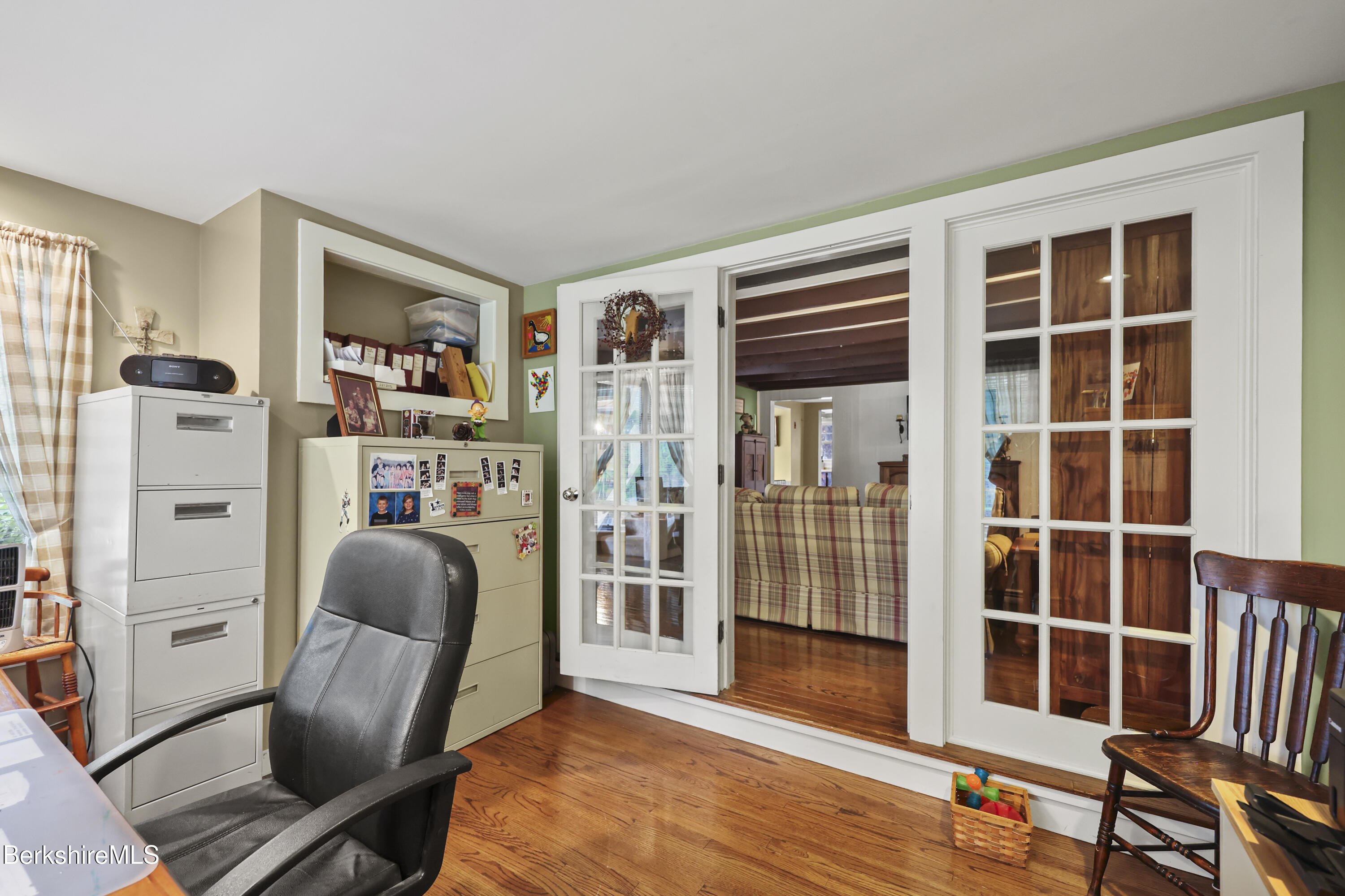 924 Henderson Road Williamstown, MA 01267 - Photo 12 of 51 Office
