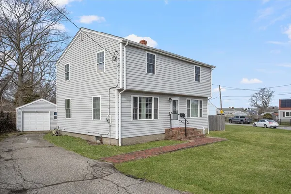 $620,000 | 4 Halsey Avenue, Middletown, RI 02842