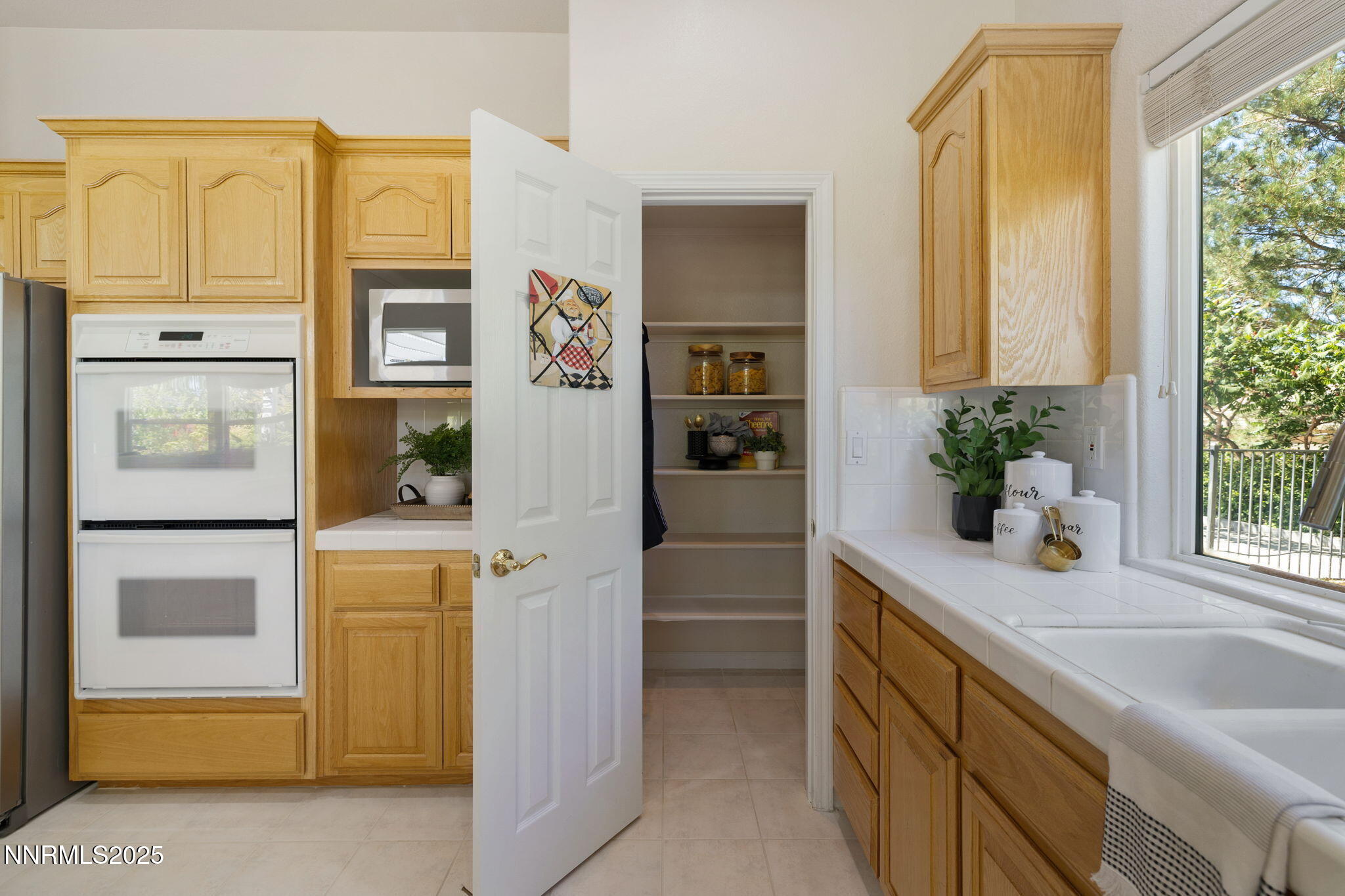 5084 East Acoma Road Reno, NV 89511 - Photo 13 of 49 18-web-or-mls-5084 E Acoma-11
