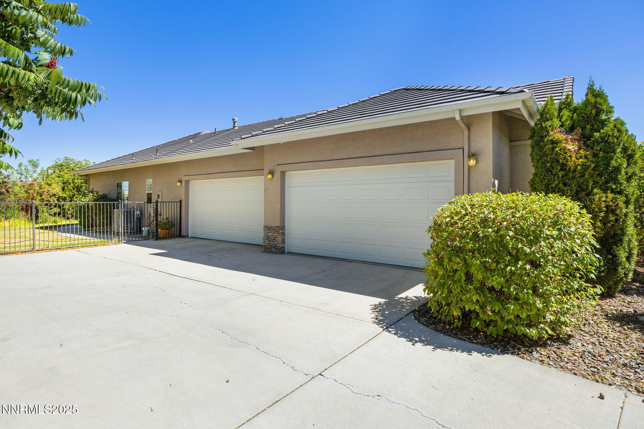 5084 East Acoma Road Reno, NV 89511 - Photo 32 of 49 43-web-or-mls-5084 E Acoma-36